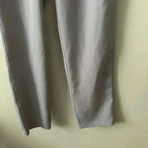 Lululemon On the Fly 7/8 Pant 27"
Silverscreen 4 - Picture 9 of 12